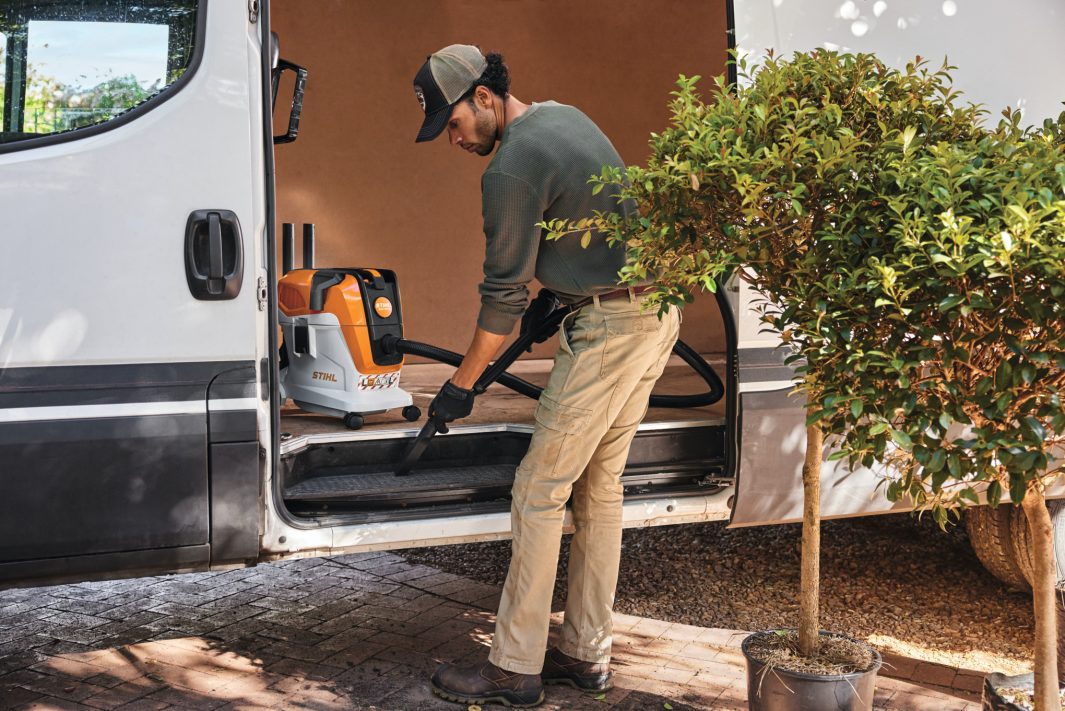 Stihl SEA 100 Cordless Vacuum Cleaner - AP System